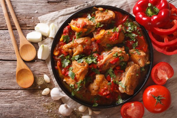 Atelier poulet basquaise et crème caramel