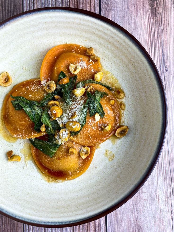 atelier cuisine – raviolis de butternut, marrons & velouté de cèpes